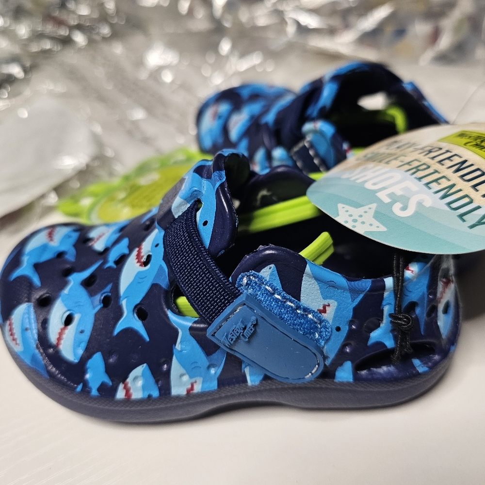 Western Chief Quest Sandal (Toddler/Little Kid) Shark Swim